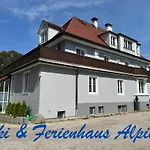 Haus Alpina アパート *