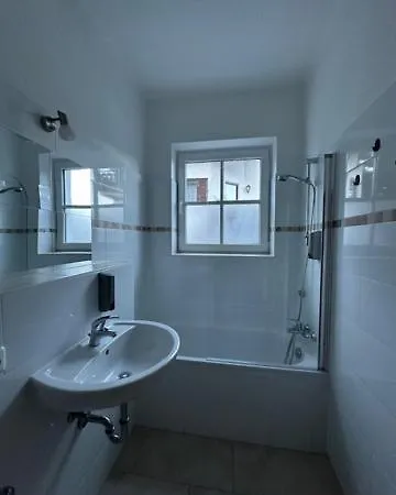 Haus Alpina * جارمش بارتنكيرشن